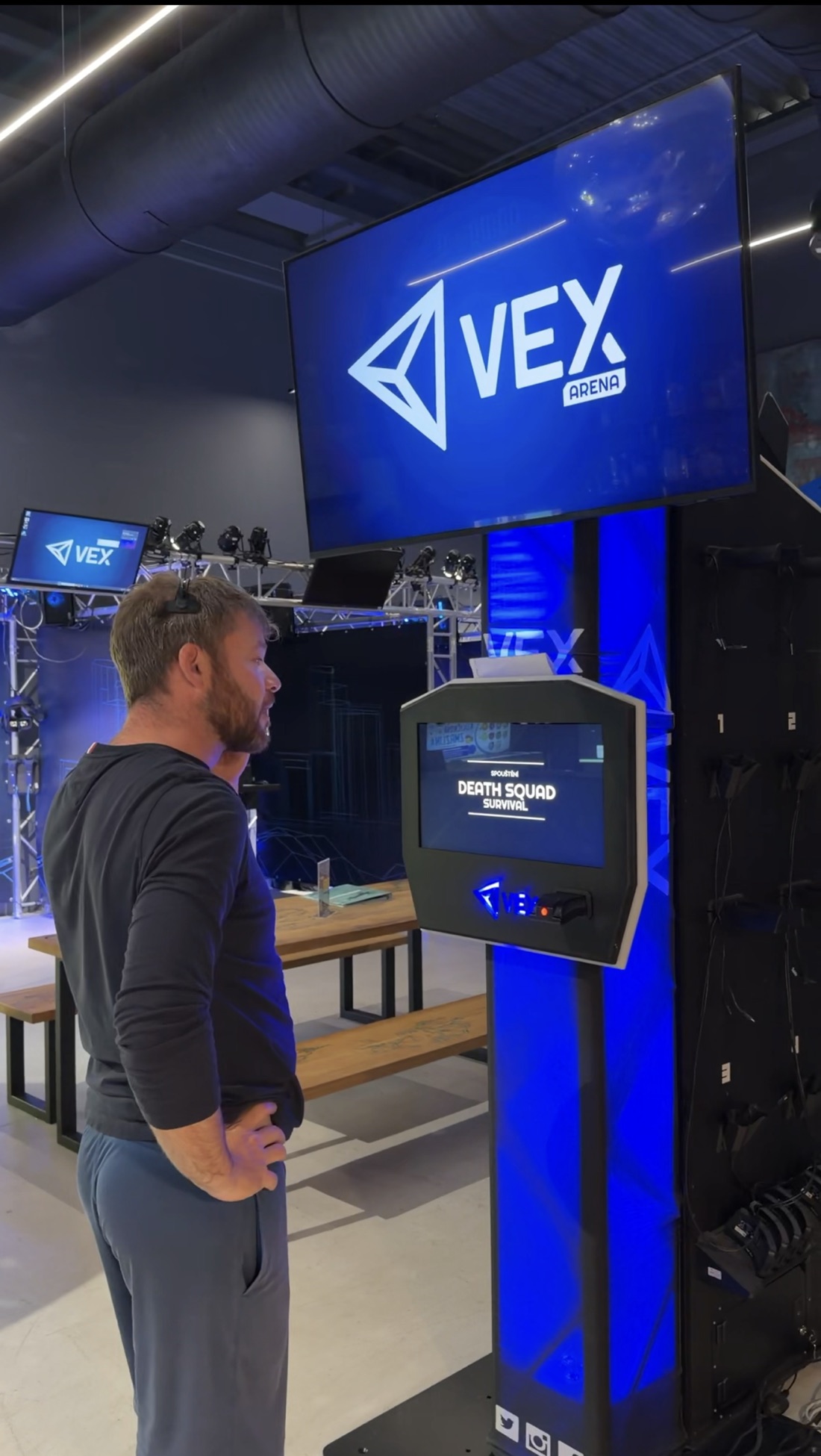 Obsluha VEX ARENY u herního stanoviště